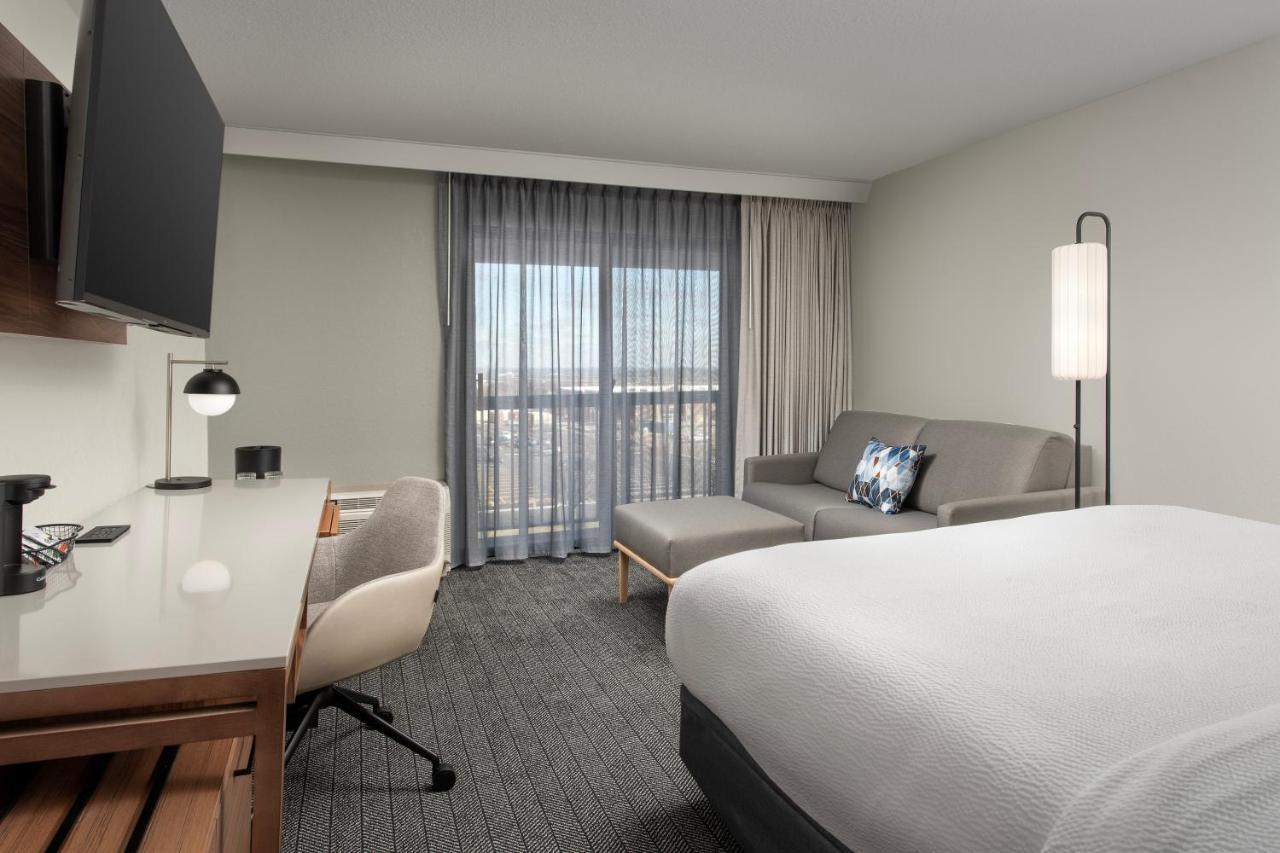 Courtyard By Marriott Dayton Beavercreek Exterior photo